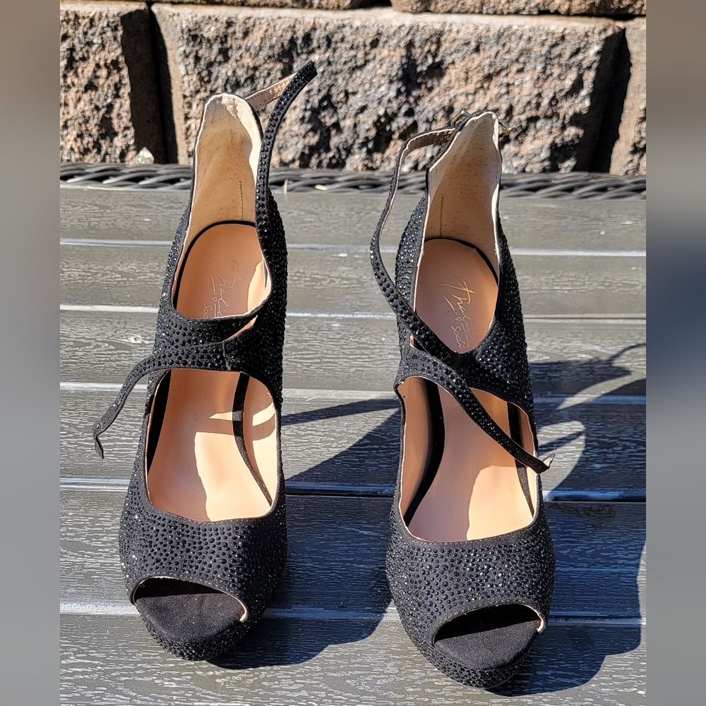 Thalia Sodi Black with Black Rhinestones 5 inch Heels Size 9